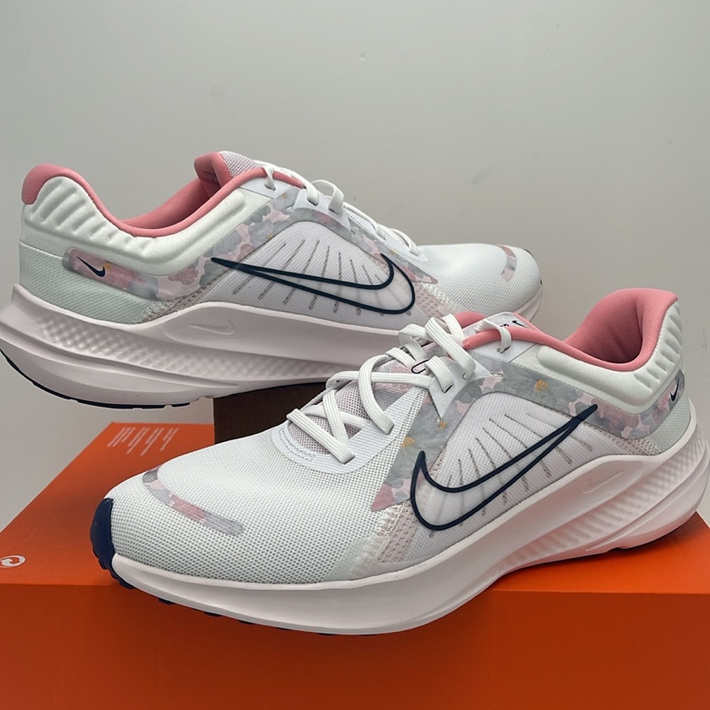 NIKE Men’s QUEST 5 PRM
WHITE/MIDNIGHT NAVY-
PEARL PINK-CORAL CHALK
FB6944-100 - Picture 10 of 16